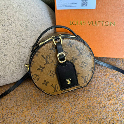 LV

With box
🎁🎁🎁

 90 dhs💓

Zain137
♥️♥️♥️