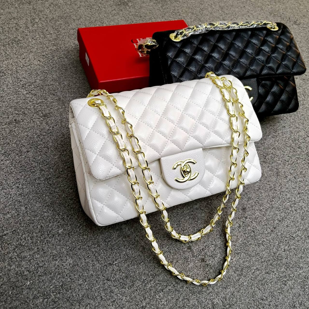 Chanel
100 dhs🇦🇪🇦🇪
size 25cm

Zain26
♥️♥️♥️
