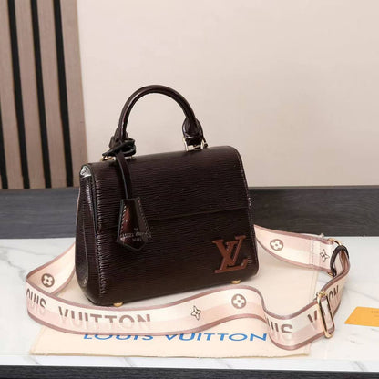 LV
with box
🎁🎁🎁

110 dhs🪙

Zain143
♥️♥️♥️