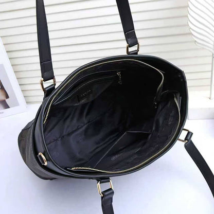 Coach
good quality
100 dhs❣️

Zain200
♥️♥️♥️
