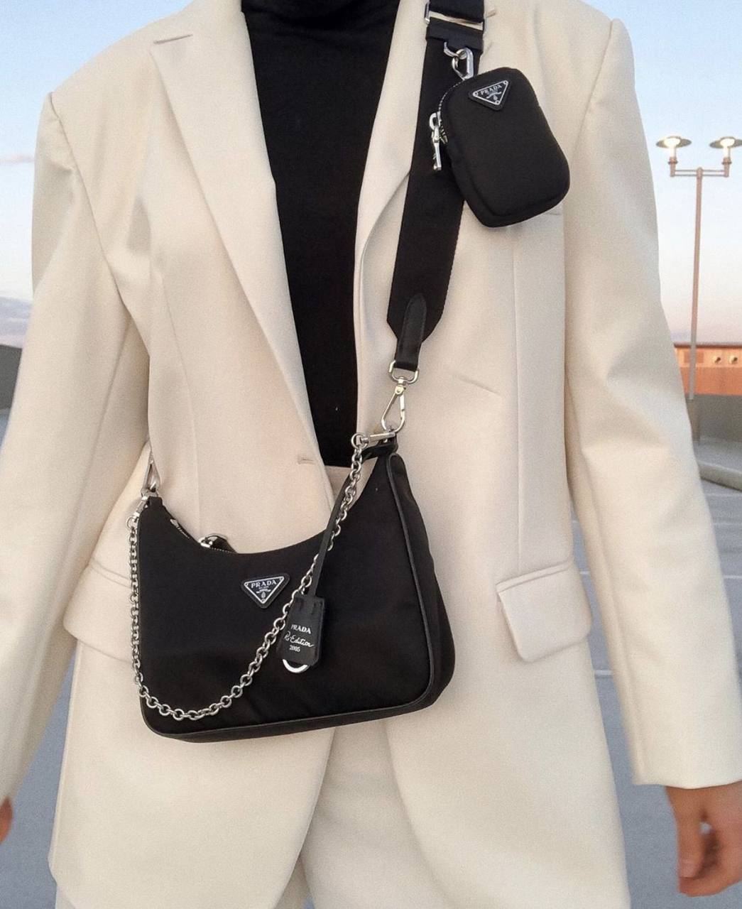 Prada
70 dhs💓

With box
🎁🎁🎁

*Fabric*

Zain219
♥️♥️♥️