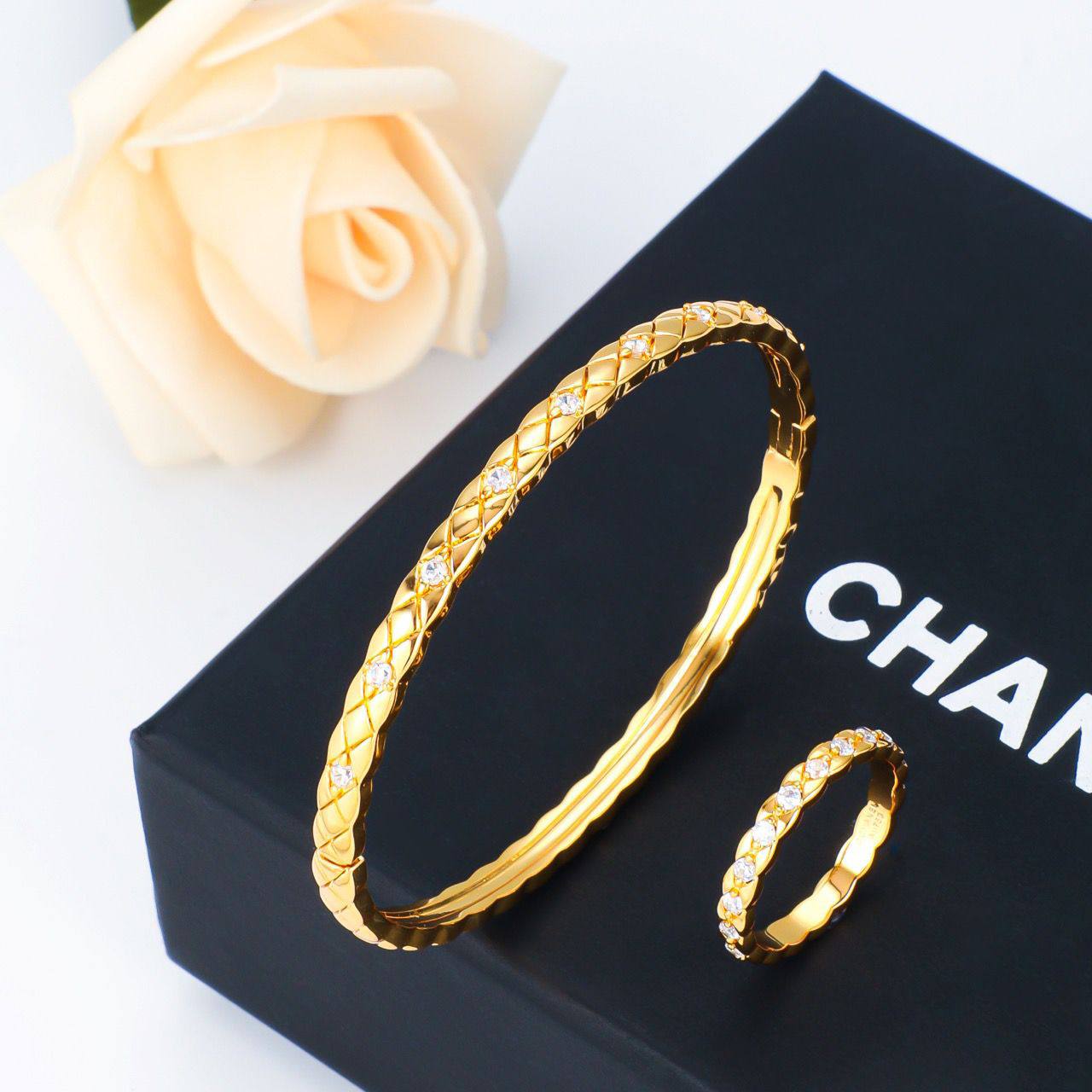 Chanel
BANGLE WITH RING 
70 dhs🪙🌺

Zain89
♥️♥️♥️