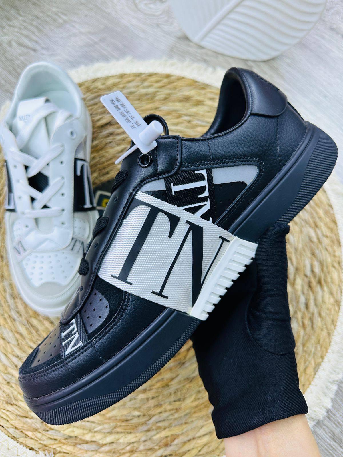 New Master
High quality 
size 40-45 
230 dhs🪙🌨️

Zain132
♥️♥️♥️