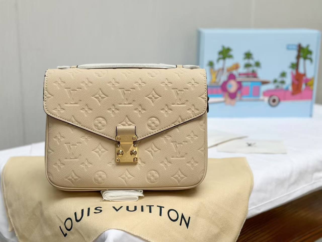 LV
Master❣️❣️
320 dhs✅

Zain153
♥️♥️♥️