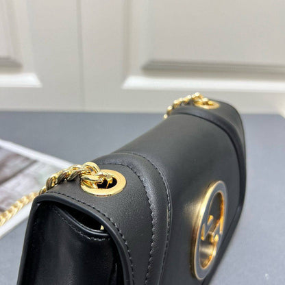 GUCCI 
NEW CAME GOOD QUALITY 
WITH BOX 
🎁🎁🎁

100 dhs🪙💕

Zain39
♥️♥️♥️