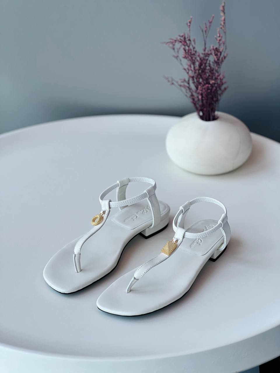 LORO  PIANA🩵💛
*36-41*
_Super master high quality_🪡
380 dhs✅

Zain176
♥️♥️♥️