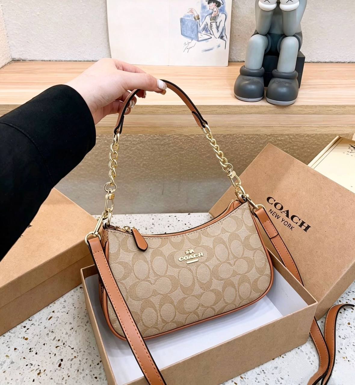 COACH 
 GOOD QUALITY 
WITH BOX
🎁🎁🎁

95 dhs✅

Zain39
♥️♥️♥️