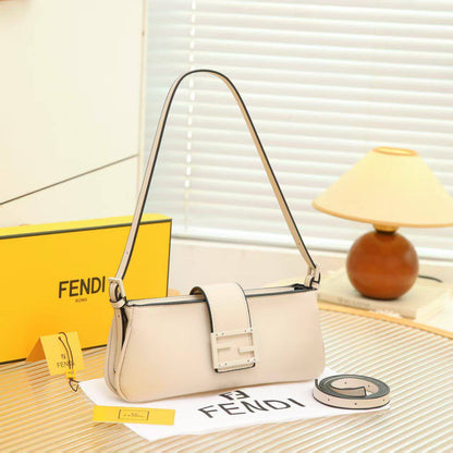 FENDI 
GOOD QUALITY 🔥
90 dhs✅
WITH BOX 📦 

Zain28
♥️♥️♥️