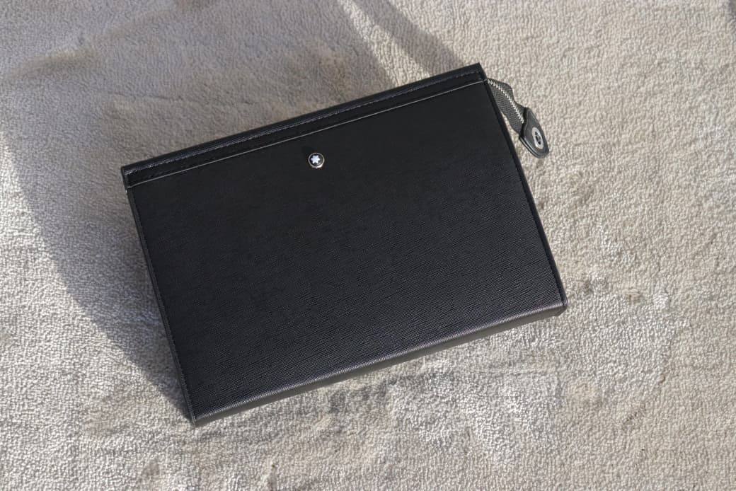 Men's Clutch 
90 dhs❣️

Zain33
♥️♥️♥️