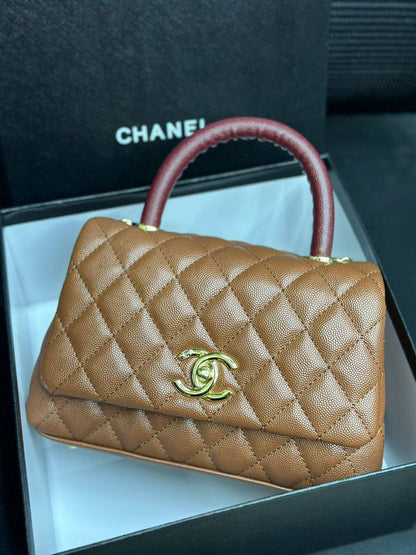 Chanel

Good quality 

Size:22*cm
90 dhs🇦🇪🇦🇪🇦🇪

With box 📦🔥🔥

Zain70
♥️♥️♥️