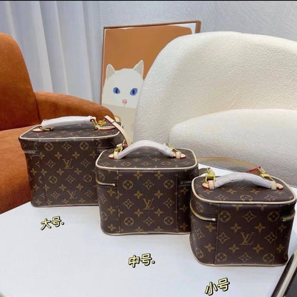 LV 3in1
230 dhs❣️
3in1 high quality 
With box 🎁🎁🎁
only set 

Zain26
♥️♥️♥️