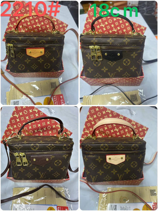 LV
Size: 18cm

With box 
🎁🎁🎁

75 dhs🌺

Zain50
♥️♥️♥️