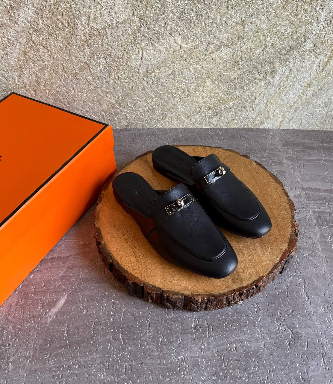 HERMES 
SuperMaster Quality 💯
450 dhs🇦🇪🇦🇪
Size: 36-41 💥

Zain171
♥️♥️♥️