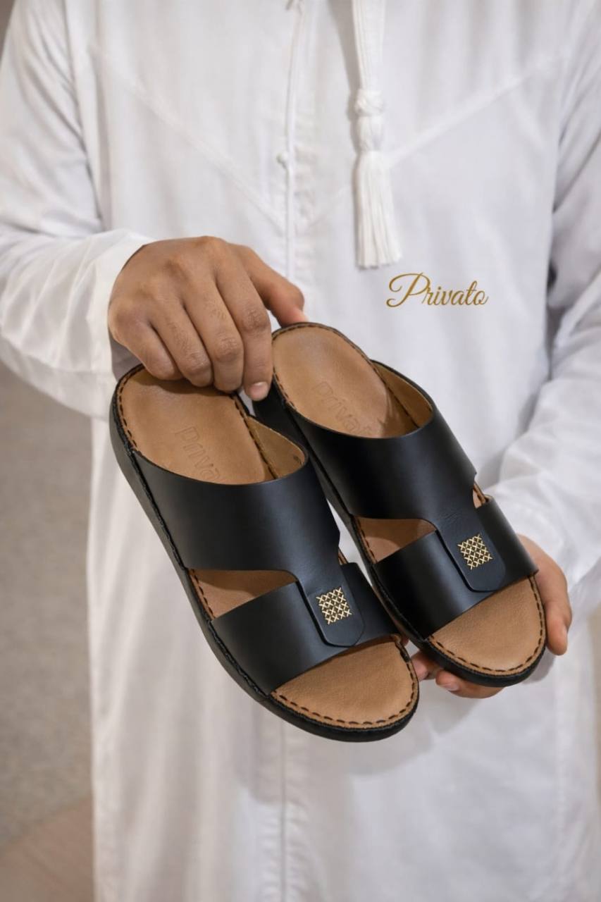 slippers for men good quality  with box  
size available (40to47) 6to13) price 
230 dhs💓
new arrival ❤️❤️

Zain59
♥️♥️♥️