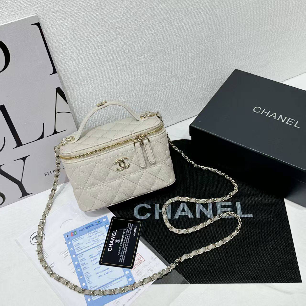 Chanel

withbox 
🎁🎁🎁

100 dhs❣️

Zain143
♥️♥️♥️
