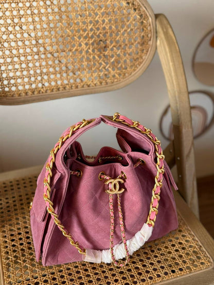Available again✨✨✨

CHANEL 

22_25cm
360_380😍

*MASTER QUALITY*

With box🎁

Zain167
♥️♥️♥️