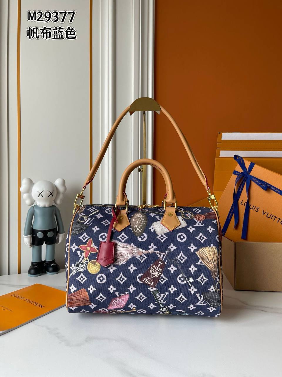 LV
Master
Size30cm  
240 dhs✅

Zain114
♥️♥️♥️