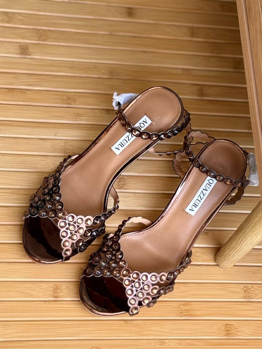 Aquazzura
Super Master
 𝗦𝗶𝘇𝗲 𝟯𝟲 𝘁𝗼𝗼 𝟰𝟮
470 dhs🌺
𝗛𝗲𝗲𝗹 : 𝟴𝗰𝗺

Zain178
♥️♥️♥️