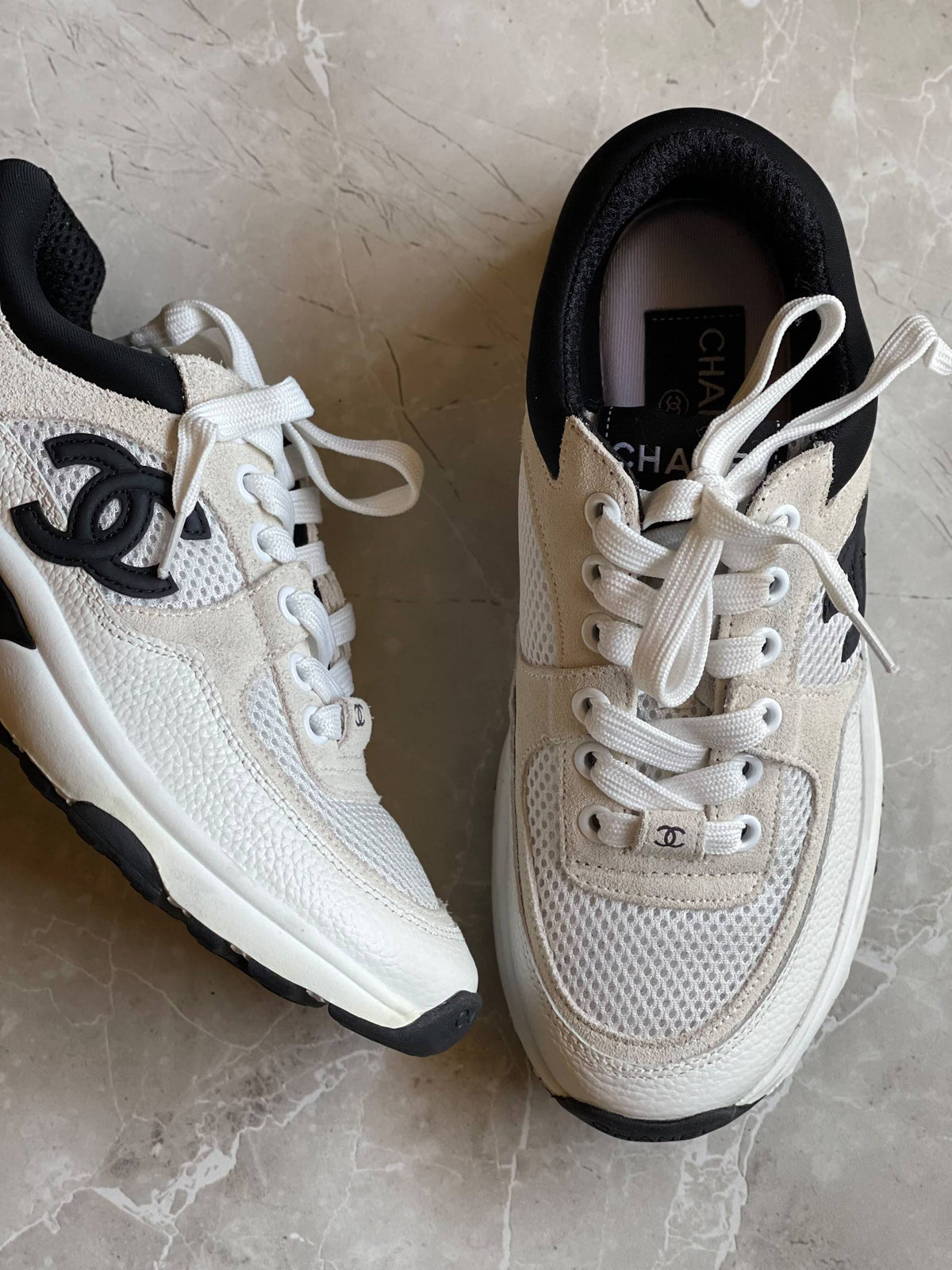 Chanel
Vip quality 

Size:36 to 41

430 dhs🇦🇪🇦🇪🇦🇪

Zain113
♥️♥️♥️