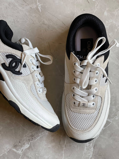Chanel
Vip quality 

Size:36 to 41

430 dhs🇦🇪🇦🇪🇦🇪

Zain113
♥️♥️♥️