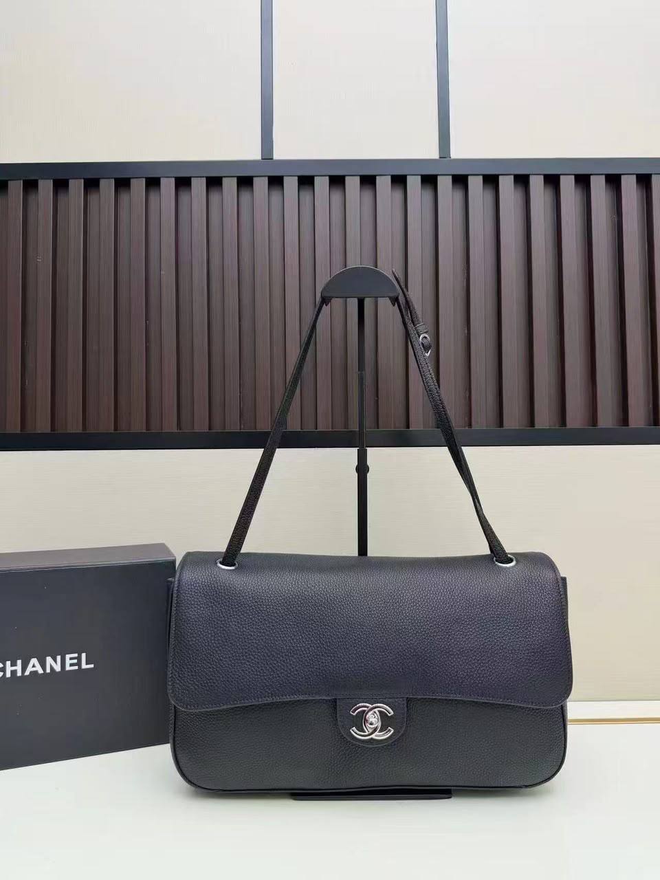 Chanel 

 400 dhs

32cm

zain228
♥️♥️♥️