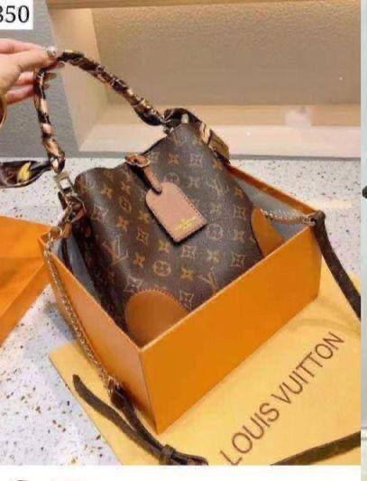 Bags

LV - Gucci - Bottega - Fendi
Dior - YSL

withbox 
🎁🎁🎁

110 dhs✅

Zain143
♥️♥️♥️