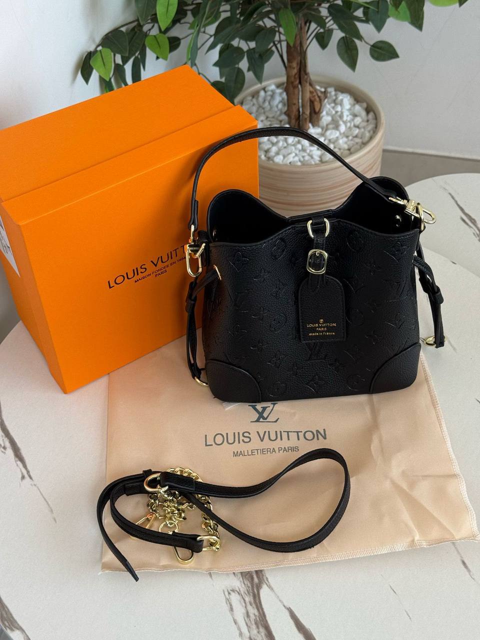 Mixed bags

Best quality

Whith box’s

110 DHS🇦🇪🇦🇪

size 21cm

Zain158
♥️♥️♥️