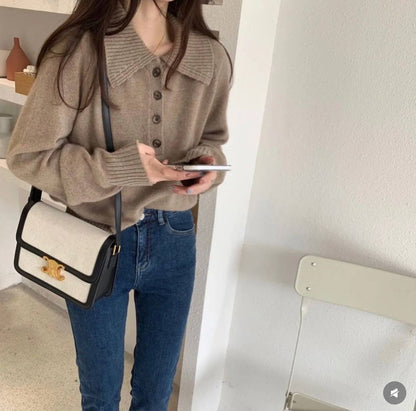 CELINE 

NEW CAME 
GOOD QUALITY 
WITH BOX 
🎁🎁🎁

110 dhs

Zain39
♥️♥️♥️