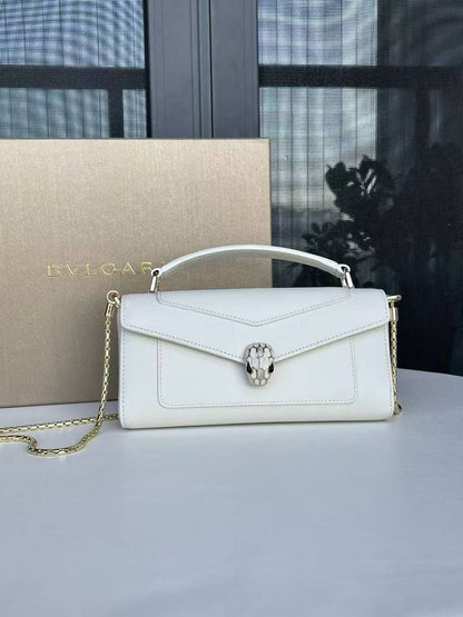 Bvlgari
Master+++
310 dhs💚

Zain153
♥️♥️♥️
