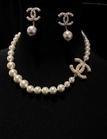 CHANEL
↗️ *Super Master Quality ®️*
* *New Collection* 
 Chanel the classic model Choker & Earings
For Price 👇 WhatsApp✅
0568585901 
0507557372
0552275751 Owner Zain 👌

Zain106
♥️♥️♥️