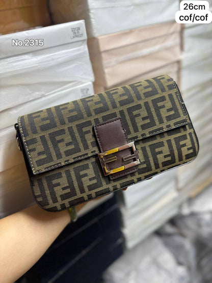 Fendi Baguette

First quality +box🎁 

Size : 26 *15 cm
95 dhs🇦🇪🇦🇪

 with box 🎁

Zain115
♥️♥️♥️