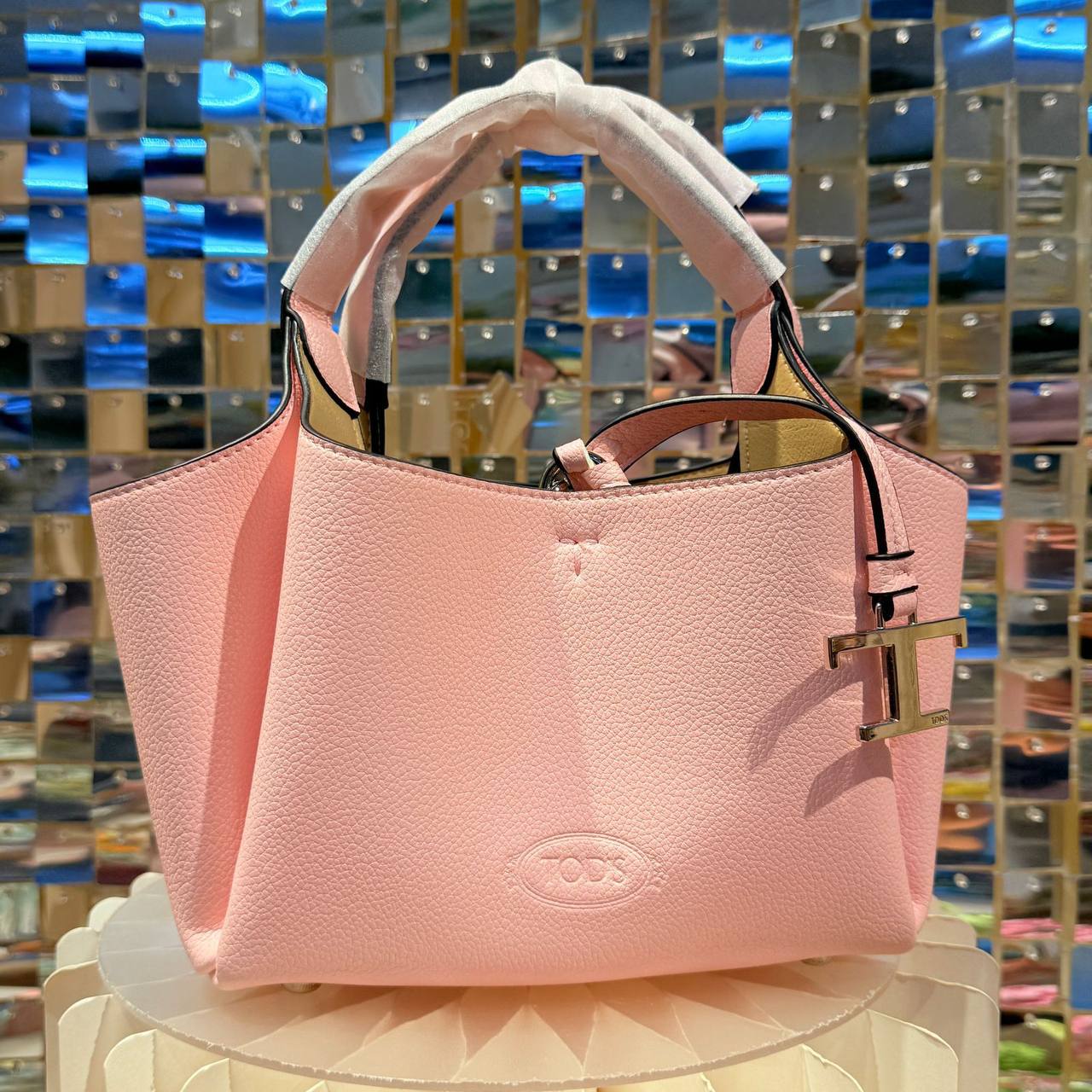 Toda T Timeless 
Mini Tote Bag

110 dhs✅ 

with box🎁🎁🎁

Zain254
♥️♥️♥️