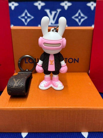 LOUIS VUITTON🦋*
Key chain ⛓️‍💥 
Master quality 💯
With master box 🗃️ 
45 dhs🪙🌨️

Zain216
♥️♥️♥️
