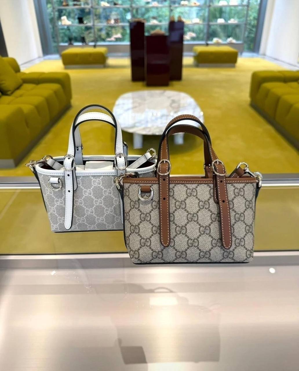 Gucci

Size：17/7/12

with box🎁

90 dhs✅

Zain07
♥️♥️♥️