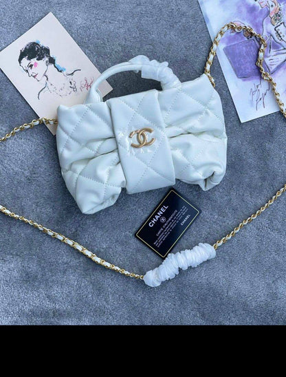 Chanel
90 dhs🌺
size ，25cm

Zain26
♥️♥️♥️