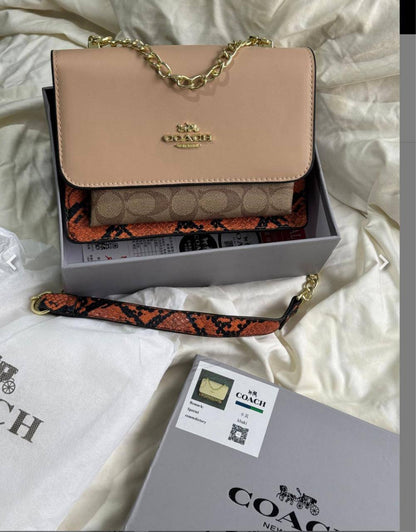Coach
80 dhs❣️

Zain219
♥️♥️♥️