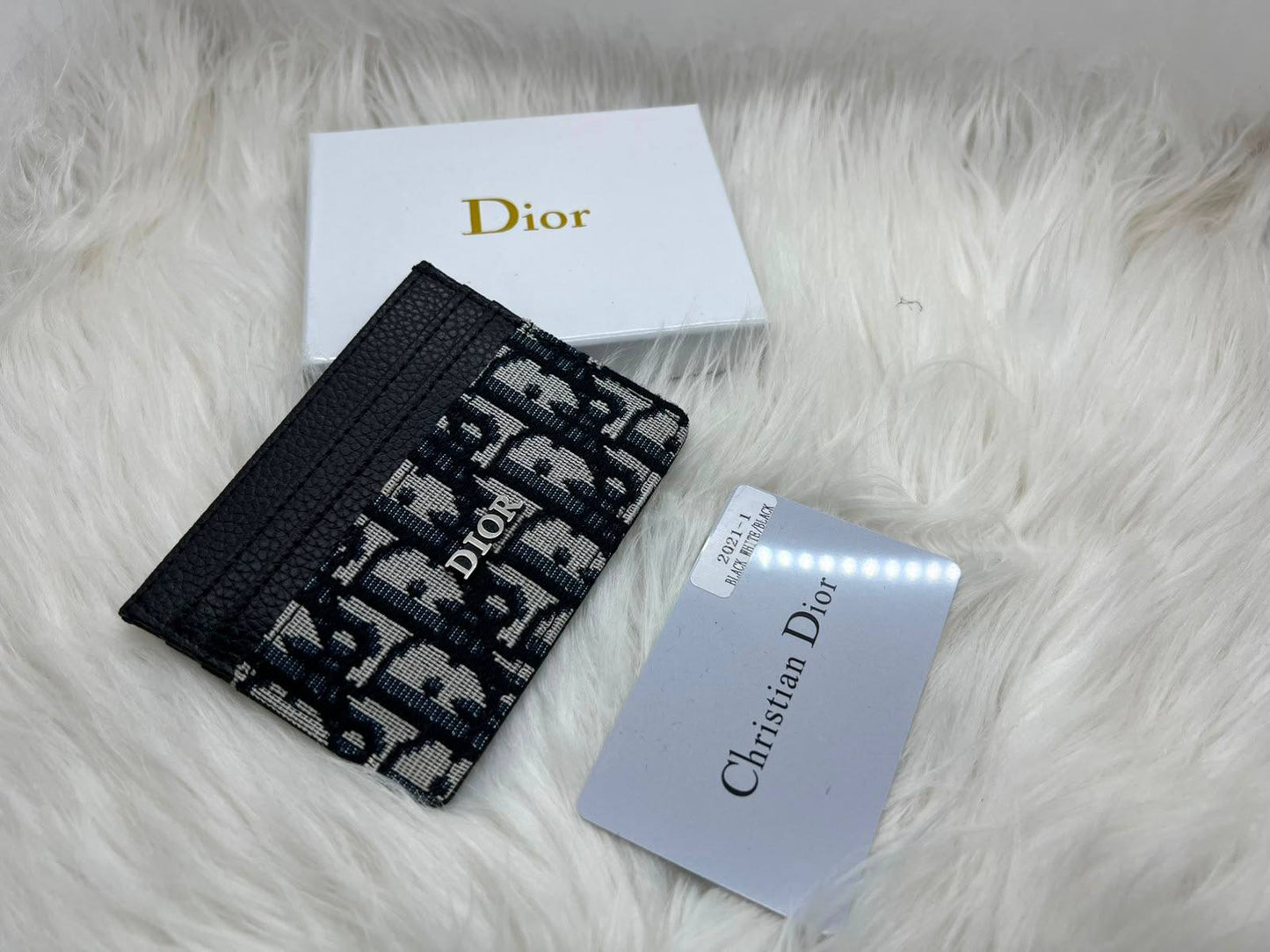Card Holder
35 dhs🇦🇪🇦🇪

Zain182
♥️♥️♥️