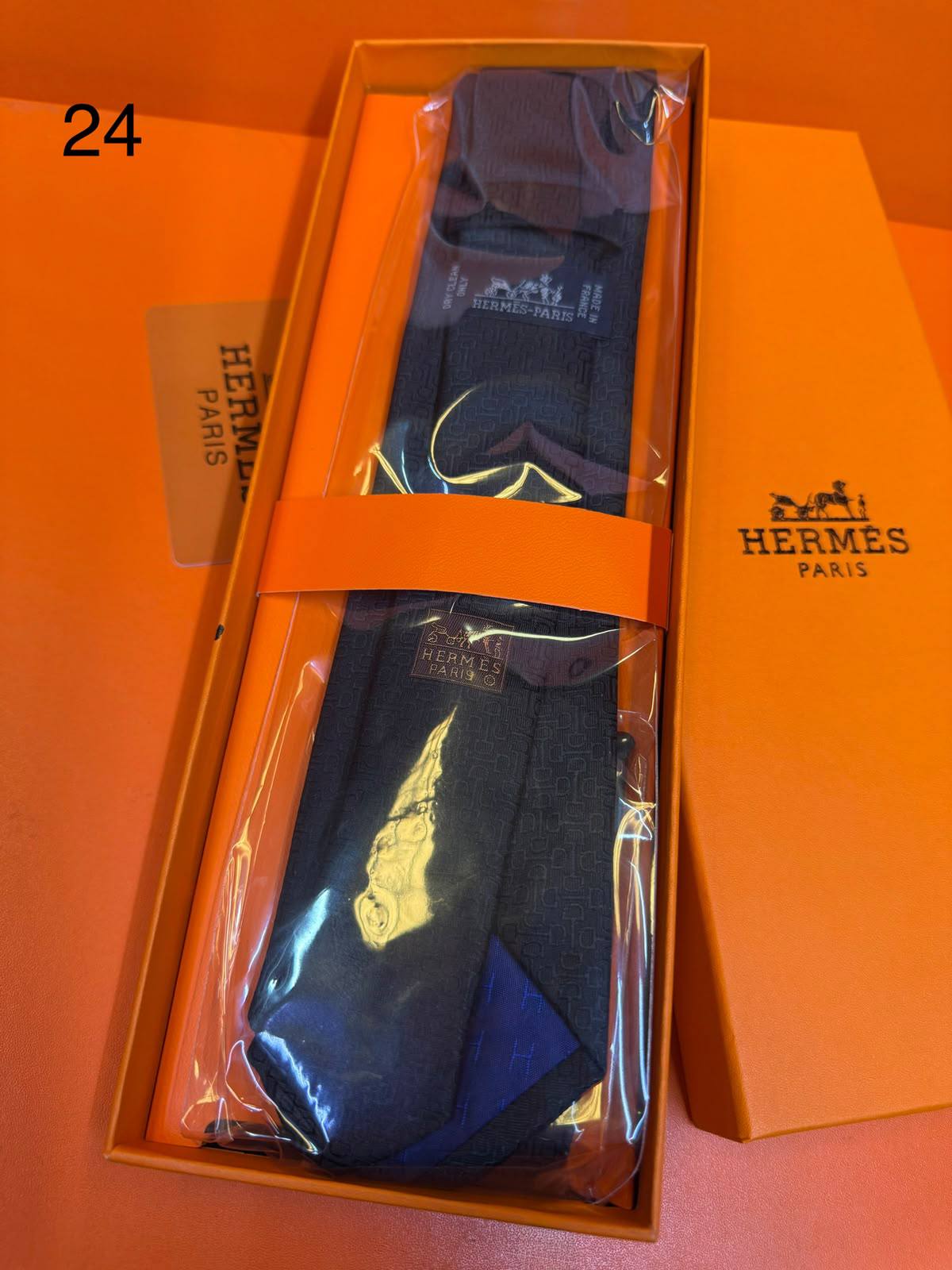 Hermes
Gucci
LV
Dior

Withbox

75 dhs🇦🇪🇦🇪

Zain93
♥️♥️♥️