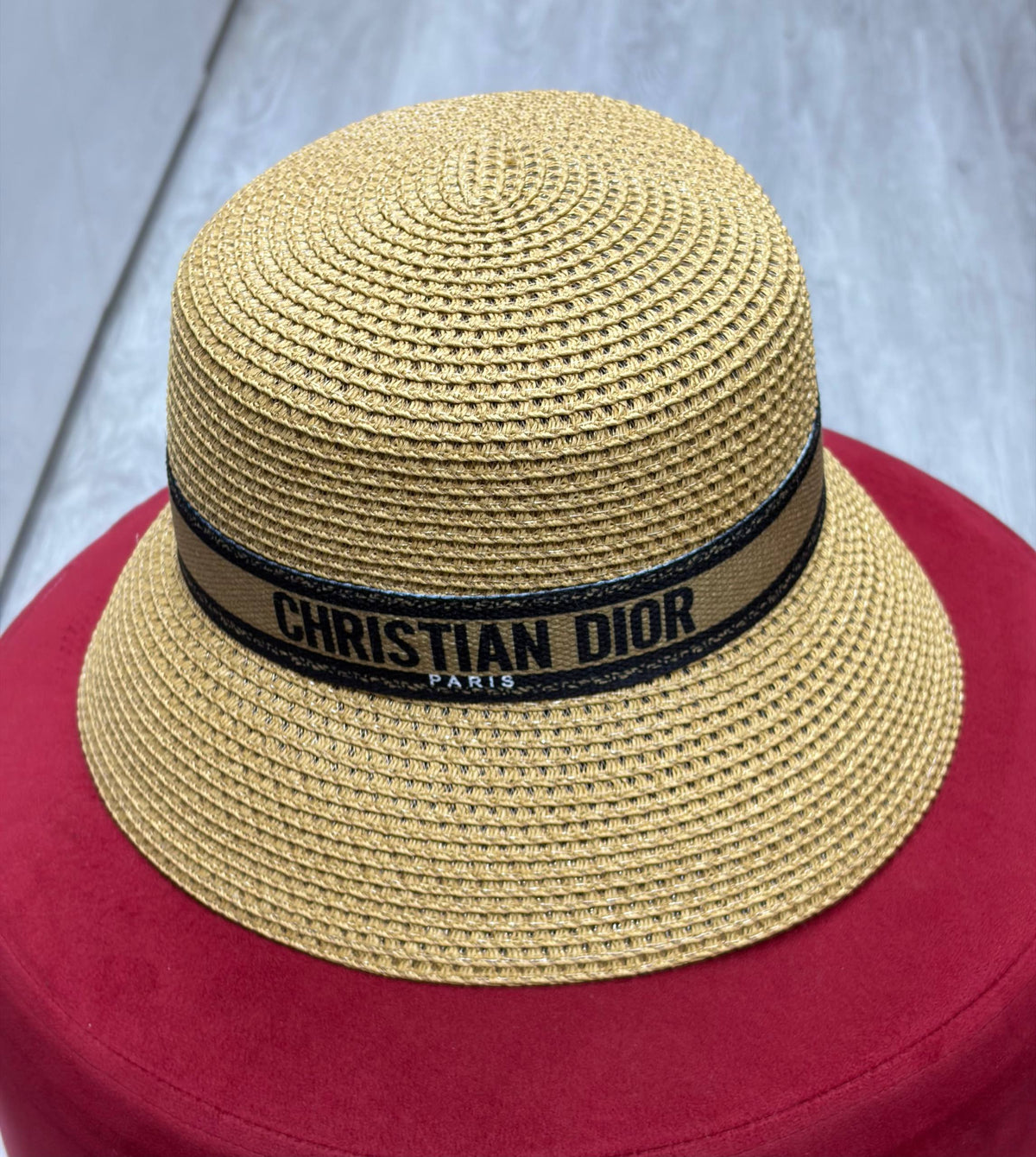 DIOR NEW HATS

240 dhs🇦🇪🇦🇪

Zain328
♥️♥️♥️