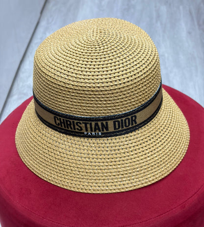 DIOR NEW HATS

240 dhs🇦🇪🇦🇪

Zain328
♥️♥️♥️