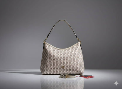 CH - CAROLINA HERRERA
ʟᴏᴏᴘ sʜᴏᴜʟᴅᴇʀ ʙᴀɢ
ᴢɪᴘᴘᴇʀ ᴛʏᴘᴇ
ɢᴏʟᴅ ʜᴀʀᴅᴡᴀʀᴇ
sɪᴢᴇ: 30cm

90 dhs✅

Zain31
♥️♥️♥️