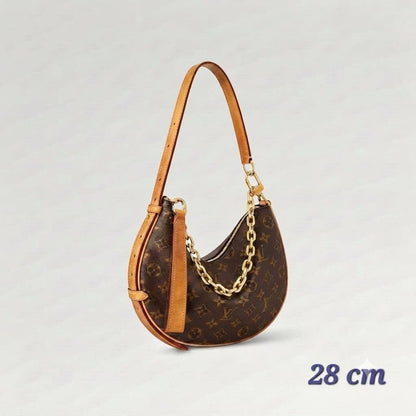LV
Cookie BB bag
Monogram canvas 
Crescent moon shape
with contrast leather trim
Gold Chain Hardware
Size :28 cm
With BOX

100 dhs🇦🇪🇦🇪

Zain239
♥️♥️♥️