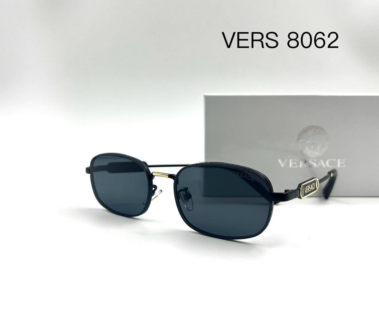 VERSACE

Sunglasses 🕶️ 
Good quality 💯 
Master box 🗃️ 

50 dhs🗽

Zain273
♥️♥️♥️