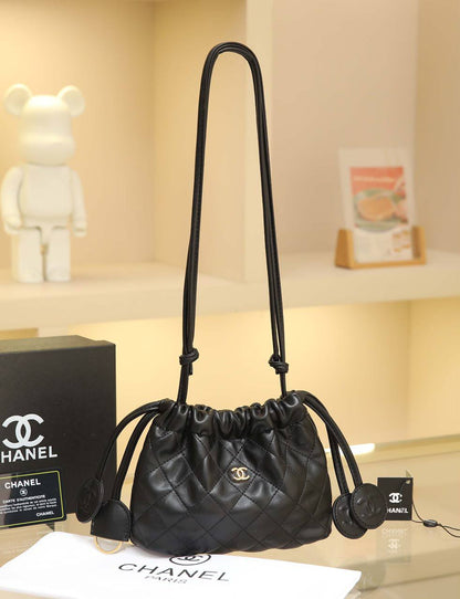 Chanel
95 dhs🇦🇪🇦🇪
with box

Zain38
♥️♥️♥️
