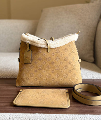 LV

For Price 👇 WhatsApp✅
0568585901 
0507557372
0552275751 Owner Zain 👌
Zain246
♥️♥️♥️