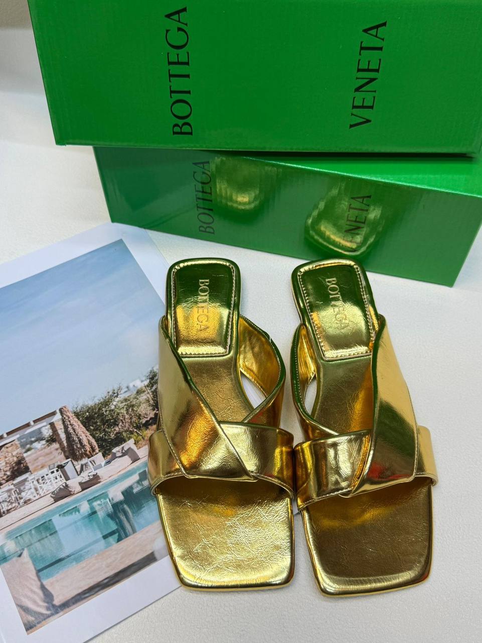 Slippers
Size 36-41
65 dhs✅

Zain236
♥️♥️♥️