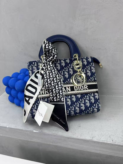 DIOR

95 dhs 🇦🇪🇦🇪

Zain169
♥️♥️♥️
