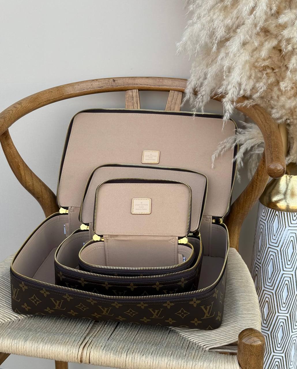 New collection✨✨✨
LV
17cm
300 dhs🇦🇪
23cm
320 dhs🇦🇪
35cm
350 dhs🇦🇪
Top quality 
With box🎁

Zain167
♥️♥️♥️