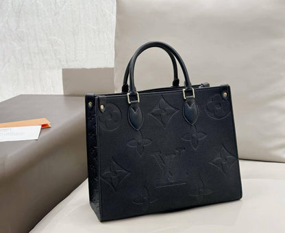 LV
ONTHEGO GOOD QUALITY MEDUIM SIZE NEW CAME 
100 dhs🇦🇪🇦🇪

Zain295
♥️♥️♥️