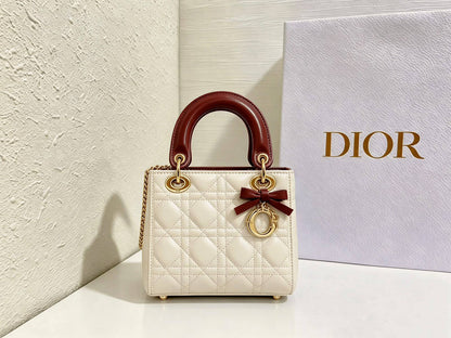 DIOR 

NEW CAME 

HIGH QUALITY 
WITH BOX 

125 dhs🇦🇪🇦🇪

Zain39
♥️♥️♥️